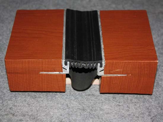 地面单列嵌平行