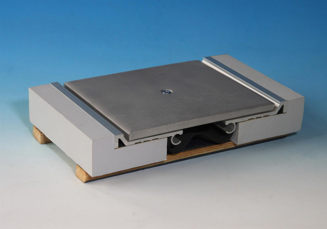 地面承重型变形缝