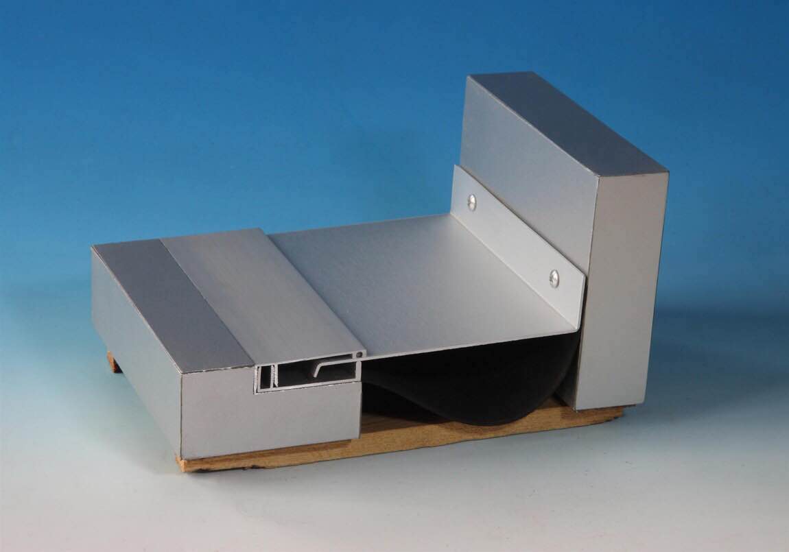 内墙面卡锁型转角变形缝